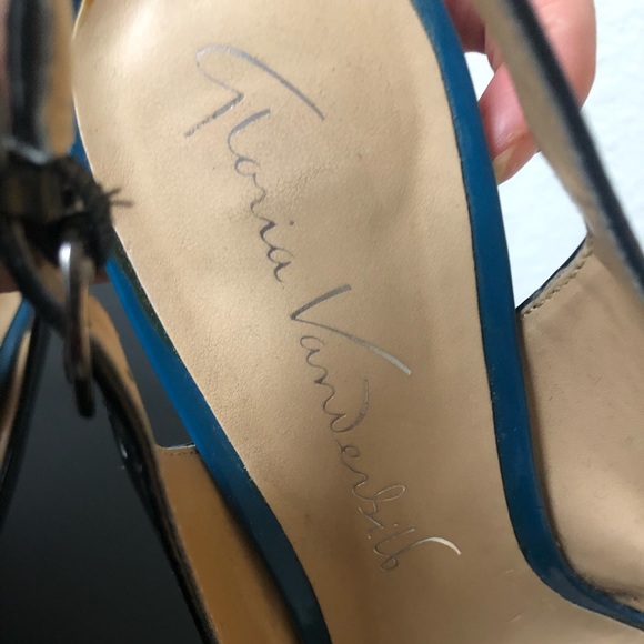 Gloria Vanderbilt Blue Suede Sole Heels - Picture 5 of 5